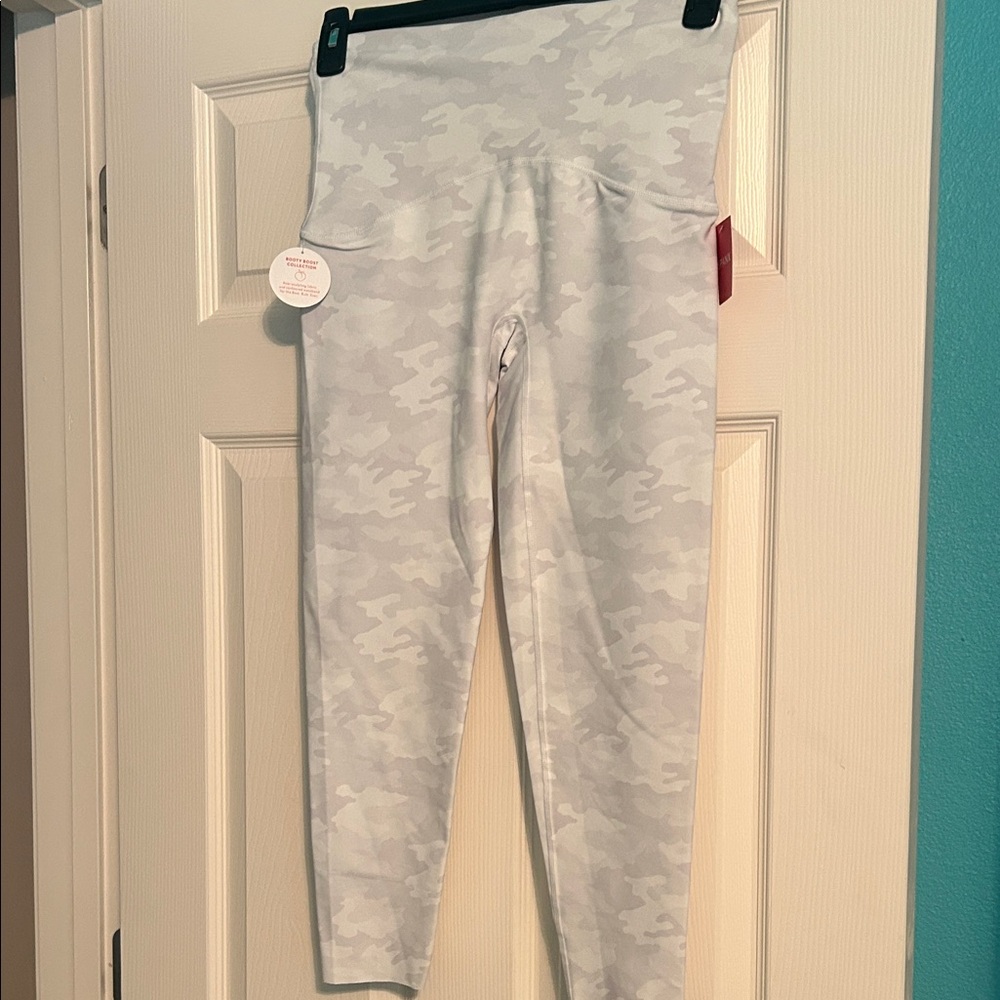 NWT SPANX Women's Silver/White Camouflage Leggings